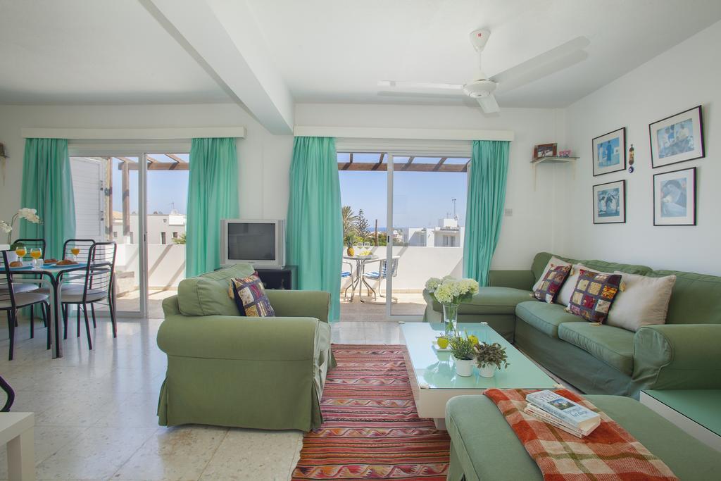 Protaras Holiday Suite Annie Ngoại thất bức ảnh