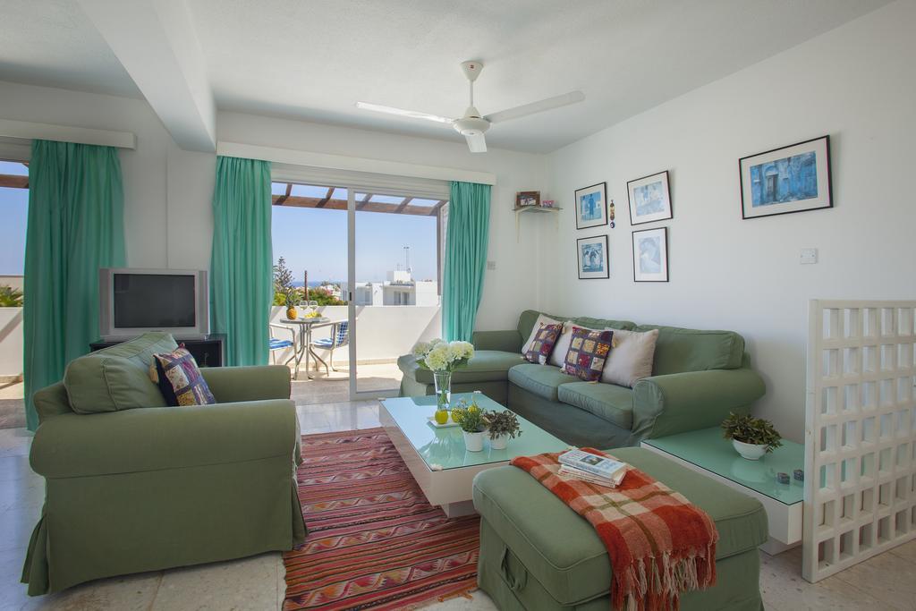 Protaras Holiday Suite Annie Ngoại thất bức ảnh
